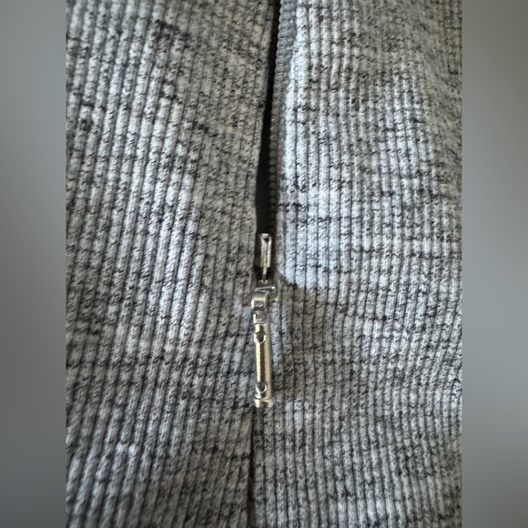 Athleta Medium Fitted Victory Hoodie Grey Heather Sweatshirt Workout Jacket - Picture 7 of 15